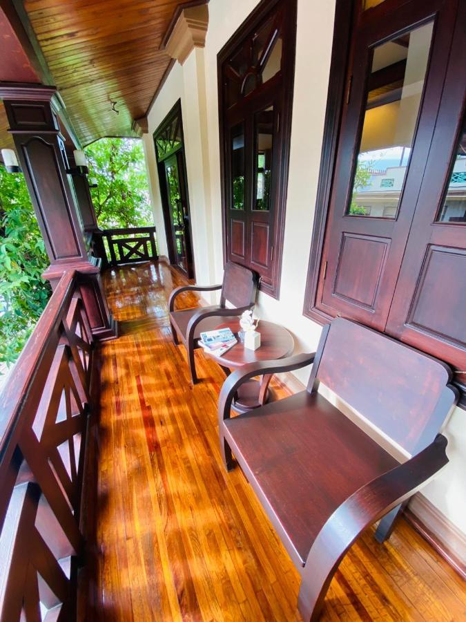 Luang Prabang Maison Vongprachan & Travel Exterior photo
