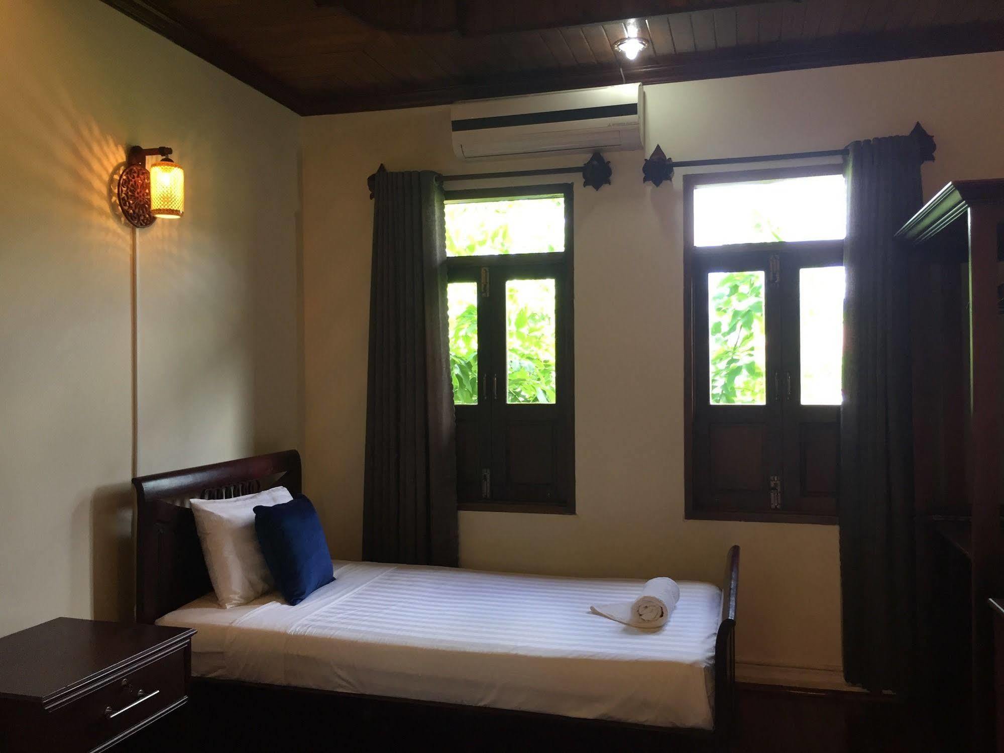 Luang Prabang Maison Vongprachan & Travel Exterior photo