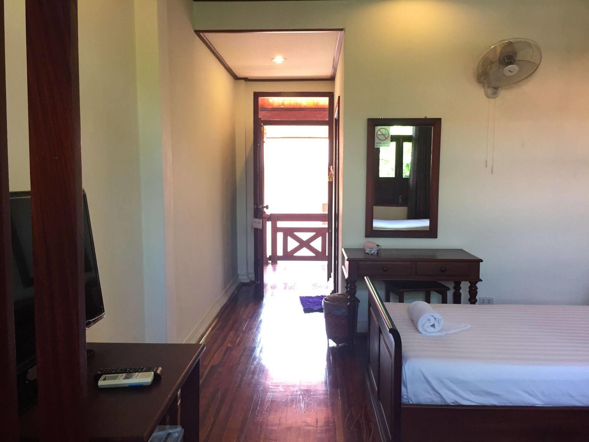 Luang Prabang Maison Vongprachan & Travel Exterior photo